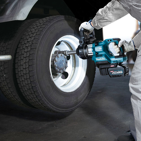 Гайковерт аккумуляторный ударный МАКITA TW010GZ XGT  в Казани