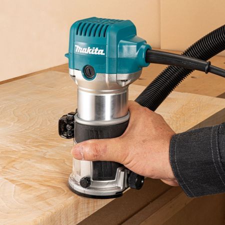 Фрезер Makita  RT0702CX2 в Казани