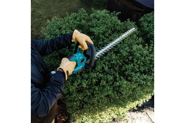 Кусторез аккумуляторный Makita DUH606RT в Екатеринбурге