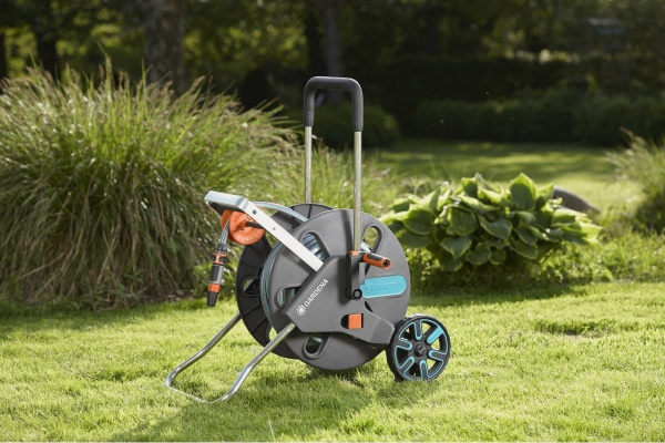Тележка для шланга Gardena AquaRoll L Easy с комплектом для полива 18522-20.000.00 в Екатеринбурге
