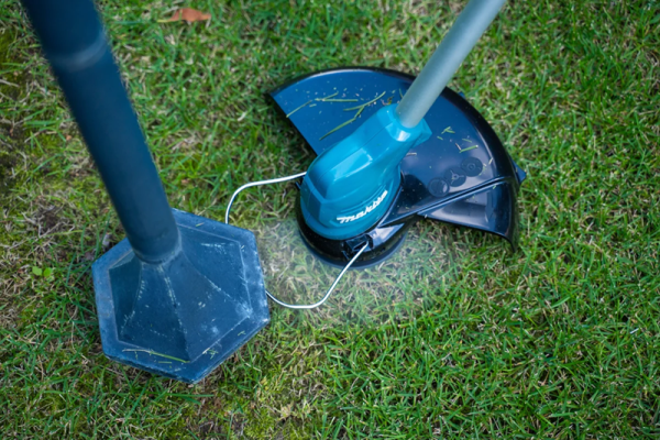 Триммер аккумуляторный MAKITA  UR100DWAEX  в Казани