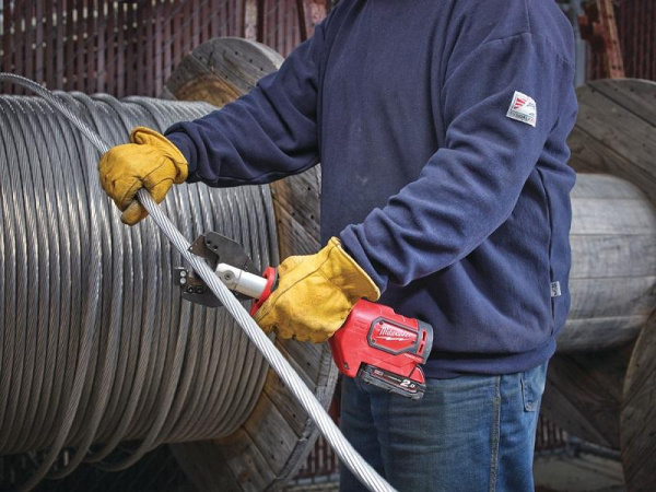 Акк. гидравлический инструмент Milwaukee для резки кабеля  M18 HCC-201C ACSR-SET FUEL (Li-Ion2Ач)