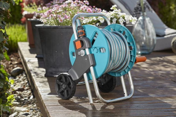 Тележка для шланга AquaRoll S с комплектом для полива GARDENA 18502-50.000.00 в Екатеринбурге