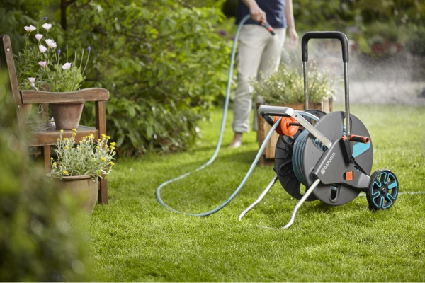 Тележка для шланга Gardena AquaRoll L Easy с комплектом для полива 18522-20.000.00 в Екатеринбурге