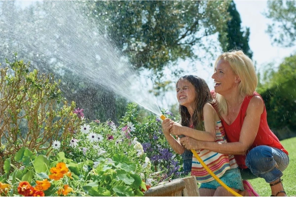 Шланг растягивающийся HoZelock 8215  Superhoze 15m с коннекторами и наконечником для шланга 8215 3600 в Казани