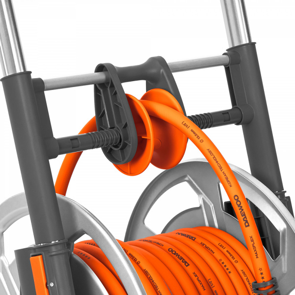 Металлическая тележка со шлангом 20м. и набором для полива DAEWOO DWR 2121 в Казани