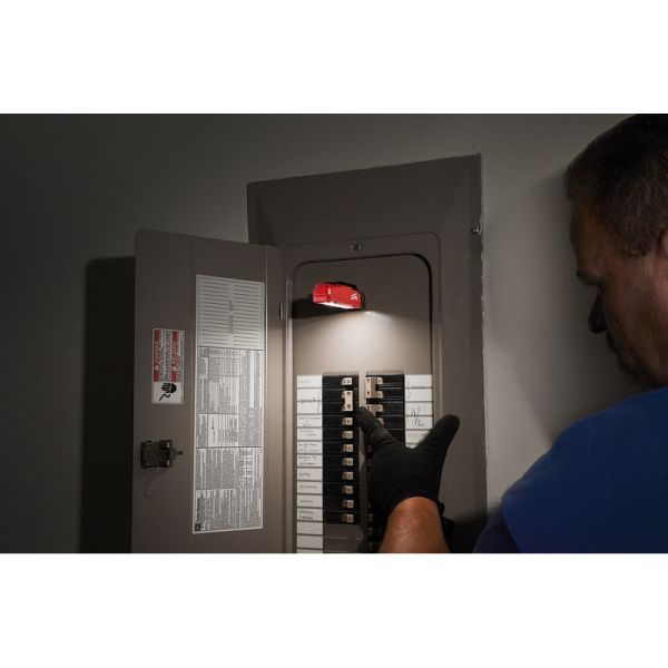 Аккумуляторный фонарь Milwaukee FL-LED 4933464824